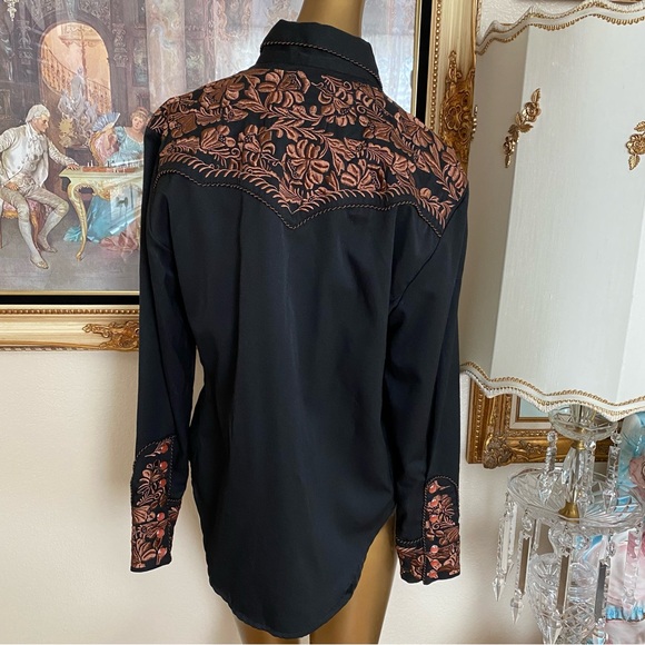 Scully Floral Embroidered Western Shirt - Picture 7 of 13